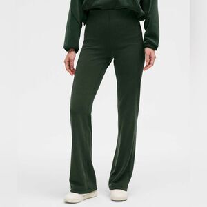 🏷️NWT Lululemon Ribbed Softstreme Flared Pant *Regular
